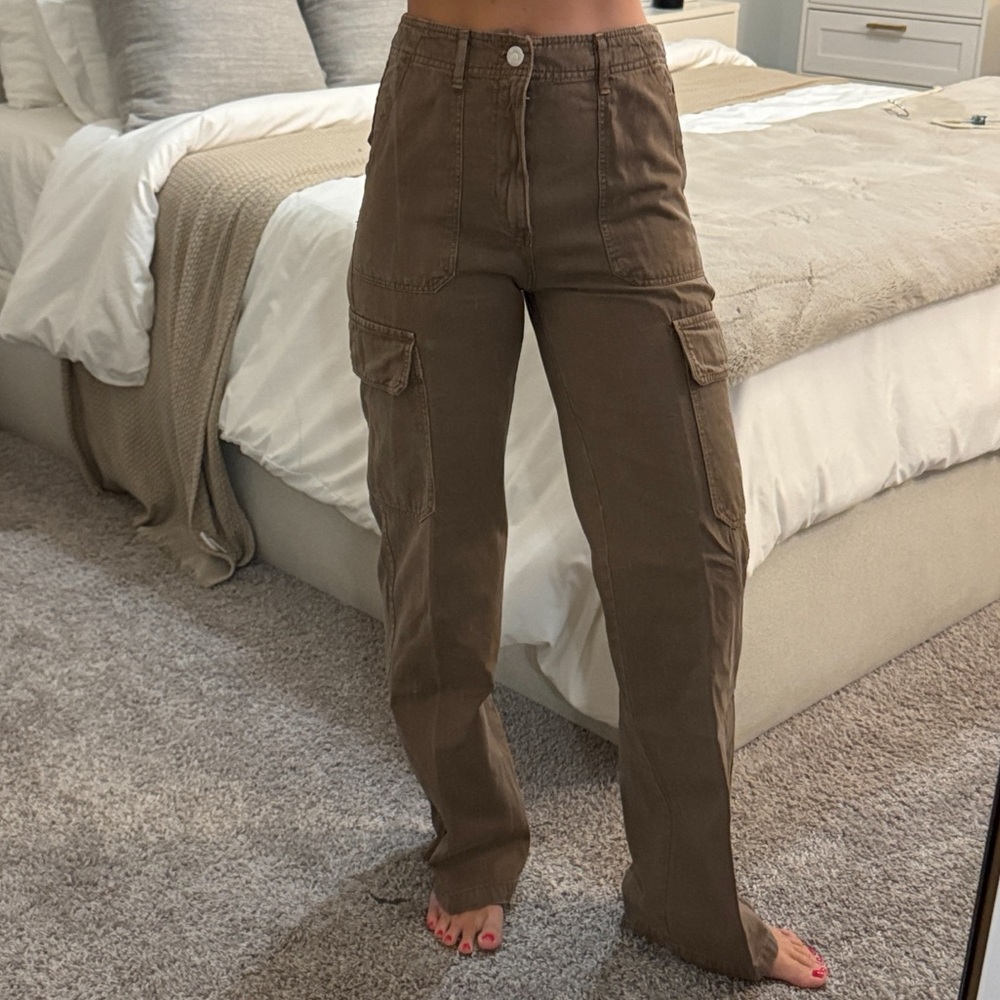 Zara HIGH RISE TRF STRAIGHT LEG CARGO PANTS Size 2